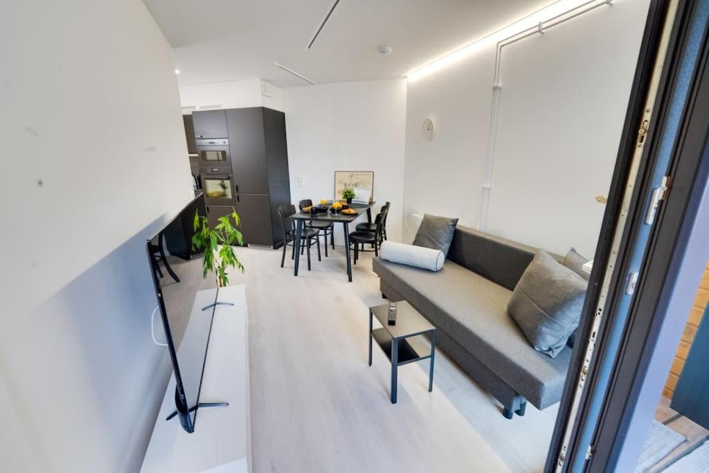 Best Location In Tampere! Modern City Apartment, 2Rooms, Kitchen And Balcony Zewnętrze zdjęcie